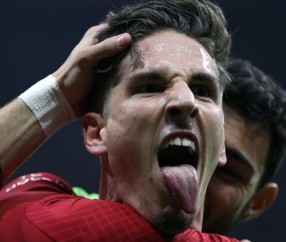 石油杯赛程-憋俩月放大招，扎鸟炮轰罗马：球队不仁队友不义…